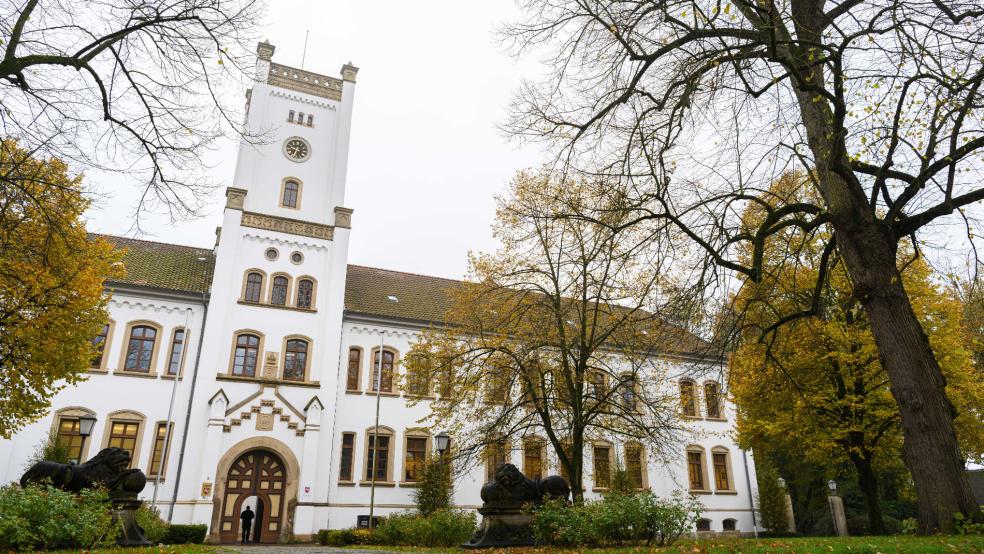 Alle Prozessbeteiligten, auch der Angeklagte, stimmten der Entscheidung der Schwurgerichtskammer des Landgerichts Aurich zu und verzichteten auf Rechtsmittel. Das Urteil ist damit rechtskräftig. © Assanimoghaddam (dpa)