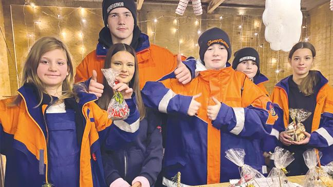Glühwein, Kekse und Weihnachtsmann im Buggy