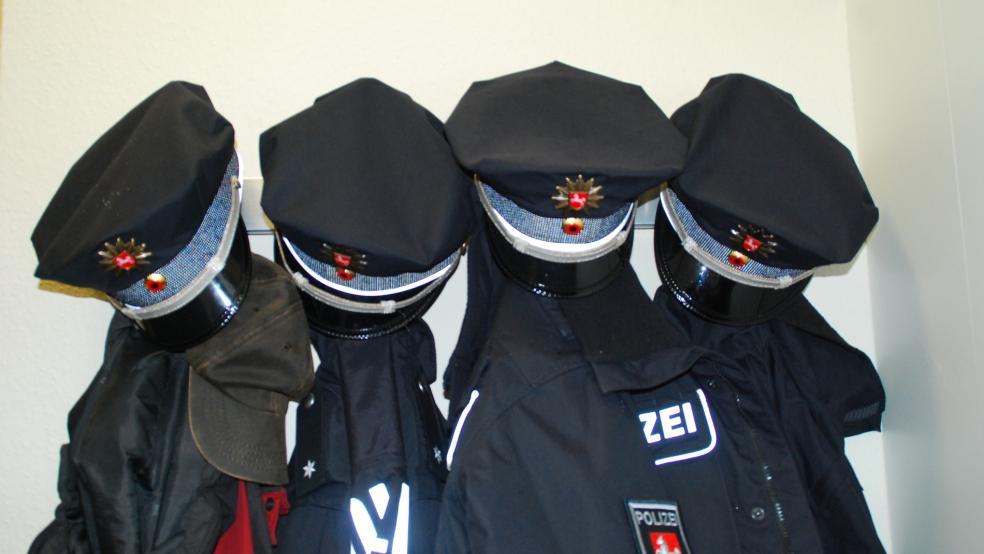 Die Polizei sucht einen Unfallfahrer, der in Bunde geflüchtet ist. © Hanken (Archiv)