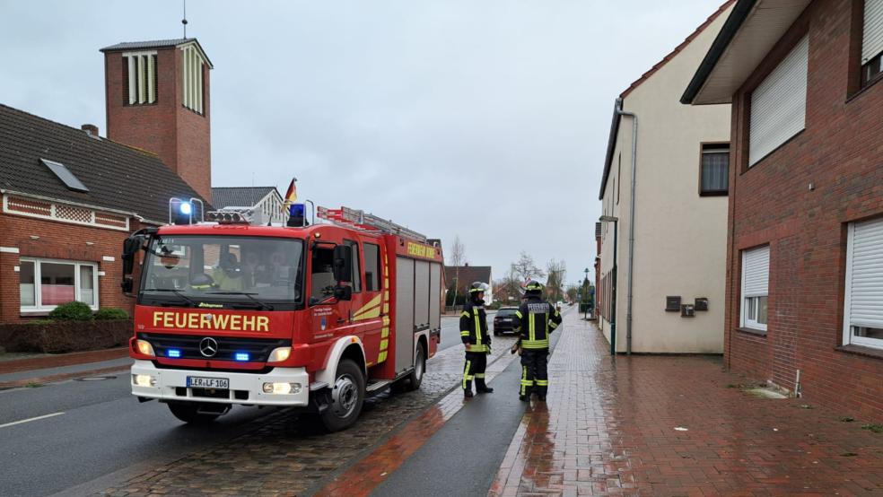 Den Einsatzkräften der Feuerwehr gelang es innerhalb weniger Minuten, die Tür des Badezimmers zu öffnen. © Iwanoff (Feuerwehr Bunde)