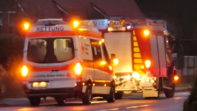 Sofa fängt Feuer: Bewohner verletzt