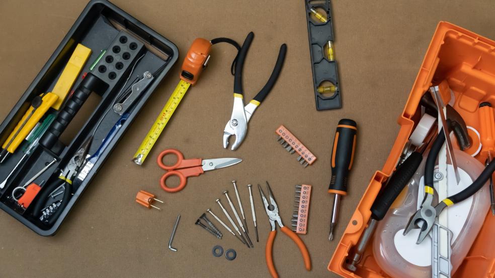 Mit handwerklichem Geschick und technischem Fachwissen lässt sich die Lebensdauer defekter Alltagsgegenstände oft verlängern. © Pixabay (Symbolfoto)