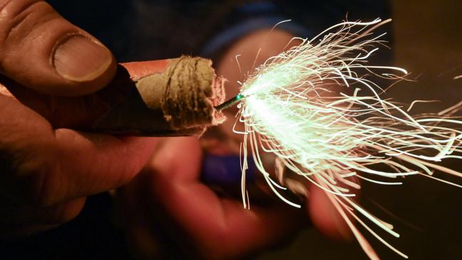 Von Böller getroffen und leicht verletzt