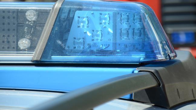 Zwei Männer mitten in Leer verprügelt