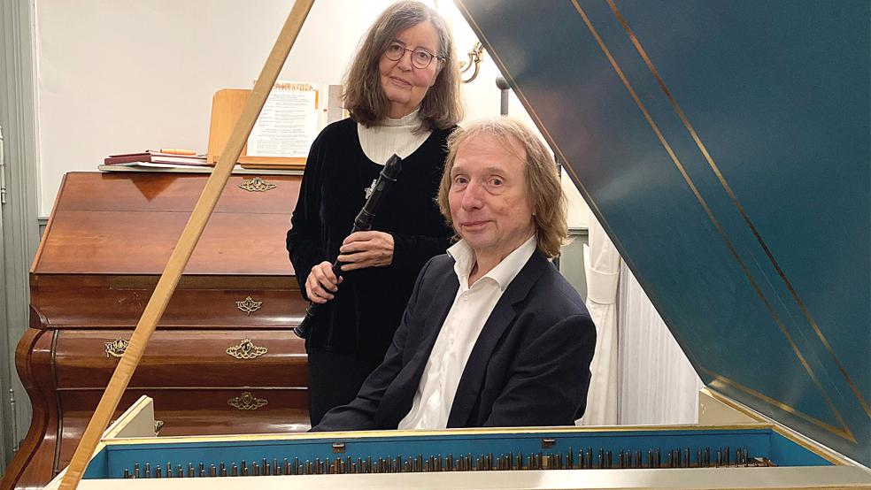 »Musikalische Winterreise« als Adventskonzert im Organeum: Inka Drengemann-Steudtner (Flöte) und Reinhard Böhlen am Dulcken-Cembalo von Klaus Ahrend.  © Foto: Kuper