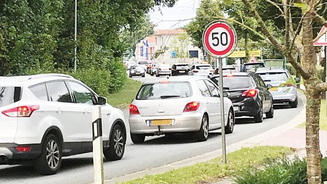 Blechlawinen vor dem Einkaufen