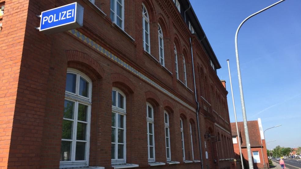 Die Polizei in Papenburg nimmt Hinweise zu dem Einbruch entgegen. © Foto: Hanken