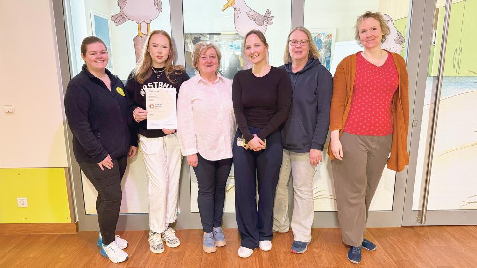 Das Team des Diabeteszentrums (von links): Kiara Janssen (Diabetesberaterin DDG), Emma Kremer (Diabetesberaterin DDG), Margot Scheel-Deja (Diabetologin, Oberärztin der Klinik für Kinder- und Jugendmedizin und Leiterin des Diabeteszentrums), Mareike Müller (Oberärztin der Klinik für Kinder- und Jugendmedizin), Susanne Welp (Diabetesberaterin DDG), Heike Voßberg (Kinder- und Jugendpsychiaterin, Oberärztin der Klinik für Psychosomatische Medizin und Psychotherapie).  © Foto: Klinikum