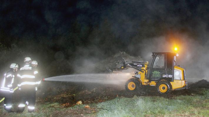 Osterfeuer flammte erneut auf