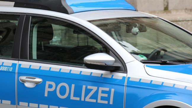 Auto beschädigt und geflüchtet