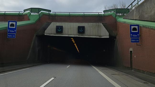 Kurzzeitiges Tempolimit im Emstunnel