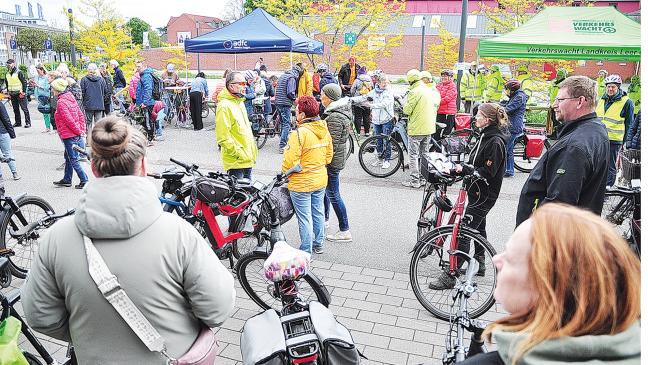 Radel-Auftakt in Leer