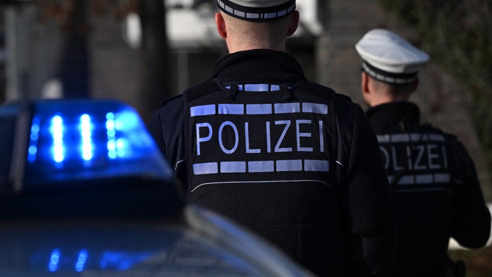 Zeugen werden gebeten, sich an die Polizei in Weener zu wenden. © Weißbrod (dpa/Symbolfoto)