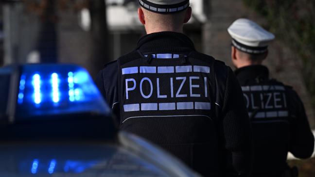 Unbekannte stoßen Kleinwagen um