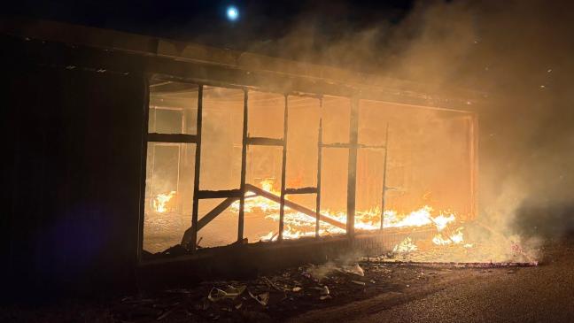 Flammen zerstören Jugendtreff