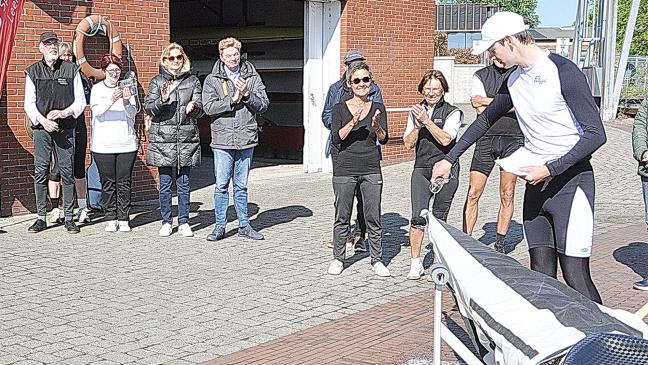Ruderclub Leer startet Saison mit Bootstaufe