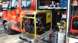 Brennendes Auto setzt auch Garagendach in Flammen