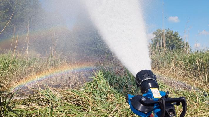 Flächenbrand weitet sich auf zwei Hektar aus