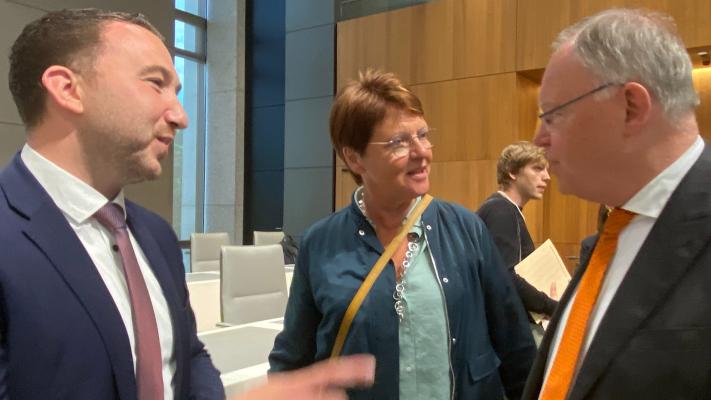 Rheiderländer bei Stabübergabe im Landtag