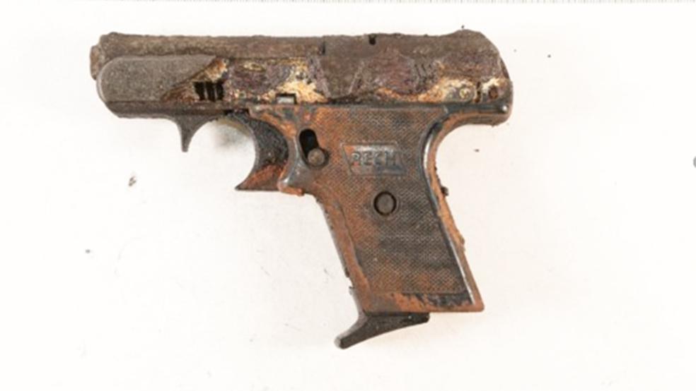 Gerade in Emden besteht die Gefahr, dass beim Magnetfischen gefährliche Gegenstände gefunden werden.  © Foto: Polizei
