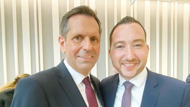 Olaf Lies darf auch mal eine ruhige Kugel schieben