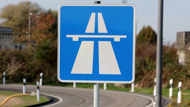 Sperrungen von Auffahrt und Fahrstreifen