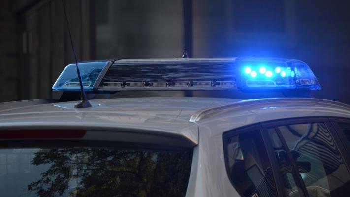 VW-Fahrer weicht aus und landet in der Leitplanke