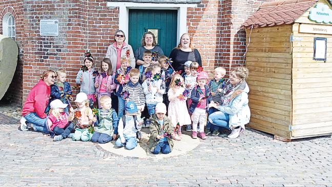»Robbjes« bestaunen Mühle