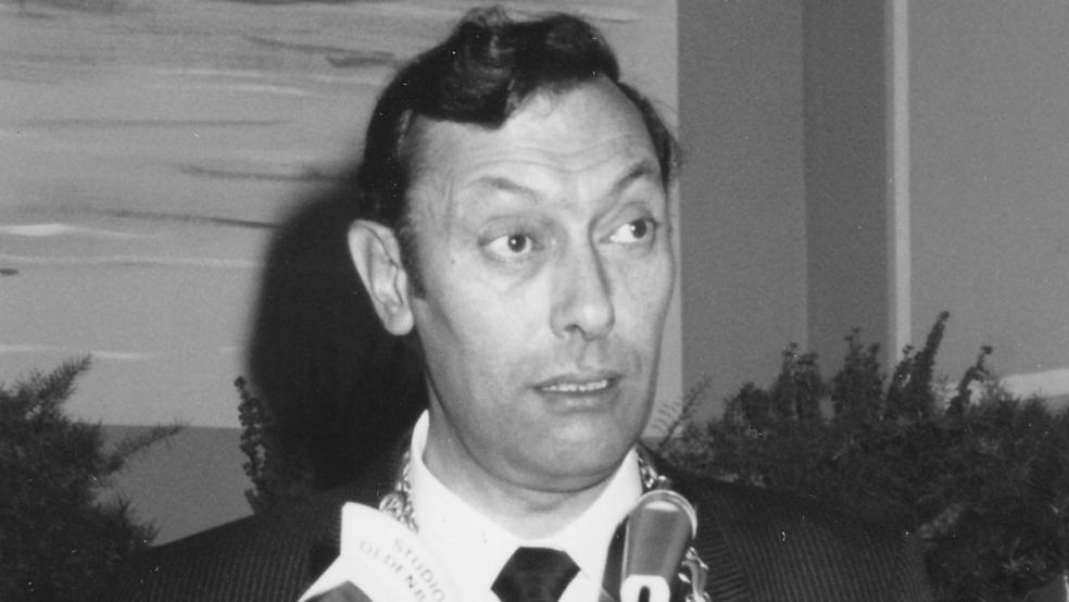 Der frühere Leeraner Bürgermeister Günther Boekhoff ist im Alter von 87 Jahren gestorben. © Stadt Leer Archiv