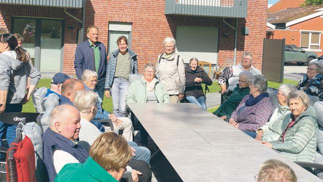 Rullerkes-Bäckerinnen spenden Gartenmöbel