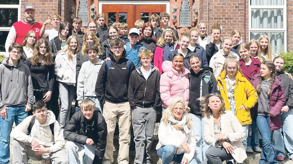 Schülerinnen und Schüler des Leeraner Ubbo-Emmius-Gymnasiums besuchten für drei Tage das Beyers Naudé Gymnasium in Leeuwarden.  © Foto: privat