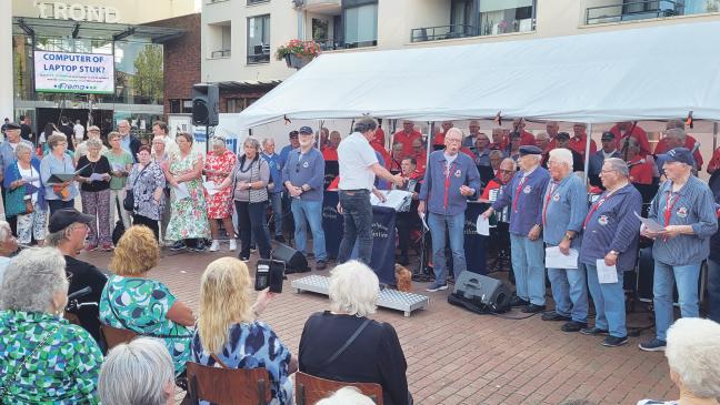 Bingumer Shanty-Chor beim Festival in Winschoten