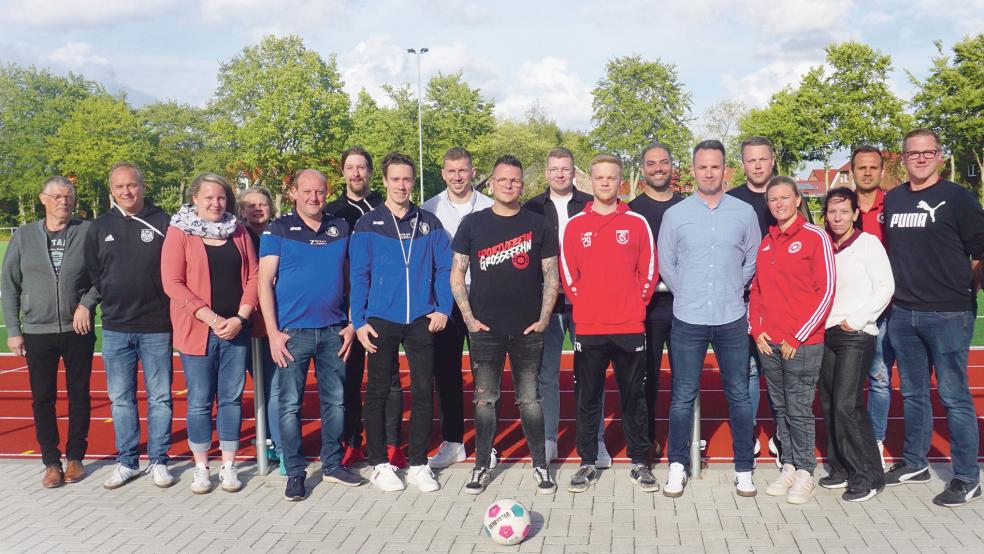 Der NFV-Kreis Ostfriesland hat 18 neue Trainerinnen und Trainer ausgebildet.  © Foto: privat