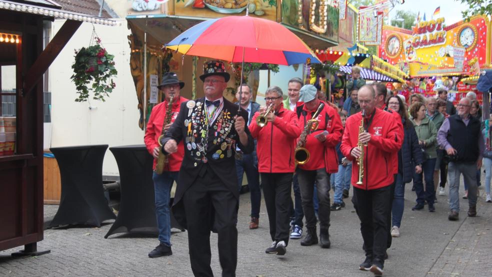 Die "Mill Rose Jazzband" brachte die Besucher mit fröhlichen Klängen in Stimmung. © Busemann