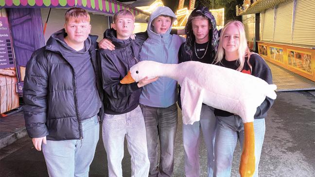 Besucher strömen trotz »Schietwetter« zum Pfingstmarkt