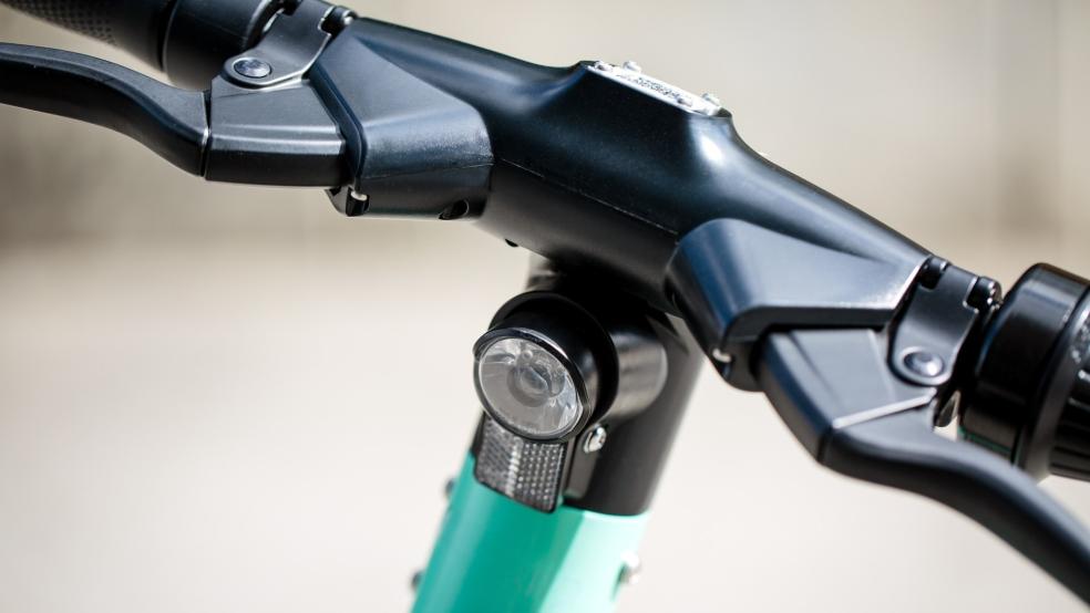 Ein E-Scooter-Fahrer ist am Montag in Papenburg schwer verletzt worden. © pixabay