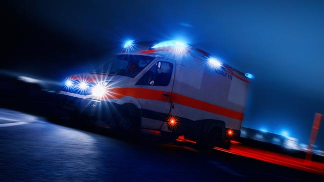 Polizei findet Autofahrer eingeklemmt in seinem Wagen