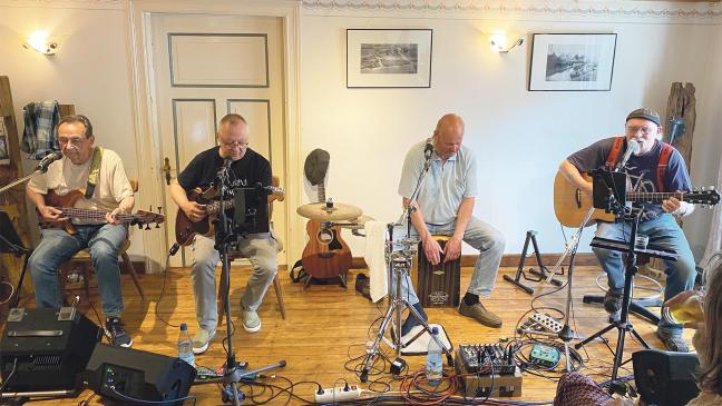 »Bunte Zeiten« im Sielhus mit Rock, Folk und Blues