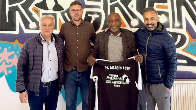 Yvon Okemba wird Trainer in Leer