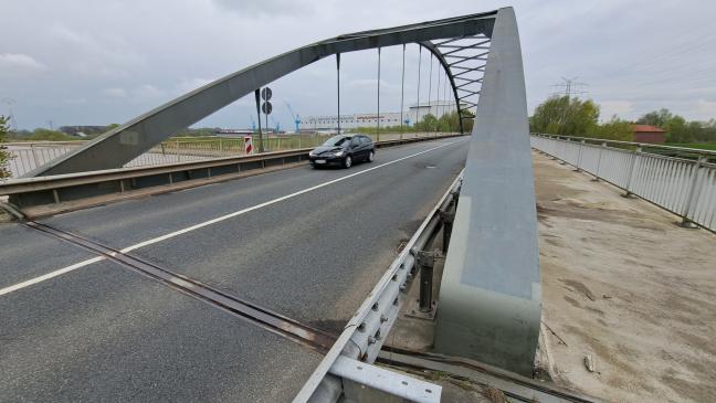 Unfallflucht nach Spiegel-Kollision