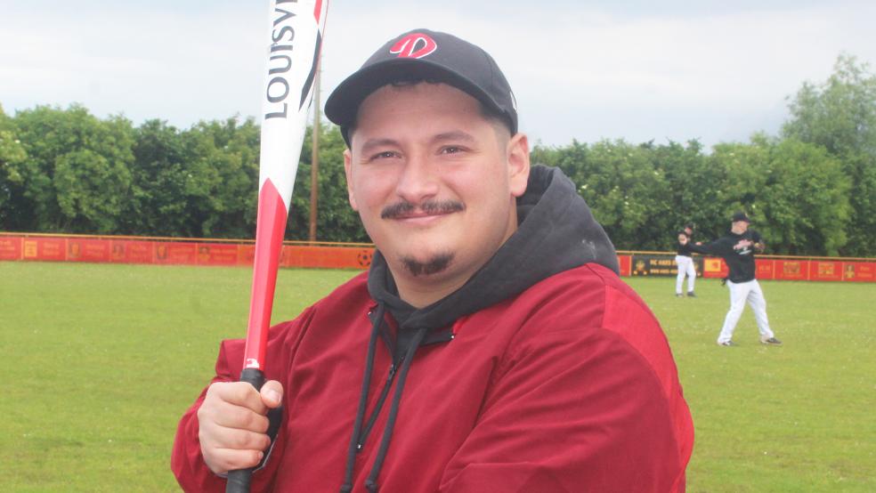 Trotz guter Würfe von Pitcher Bastian gelang es im ersten Spiel nicht, die Bremer am Punkten zu hindern.  © Archivfoto: Berents