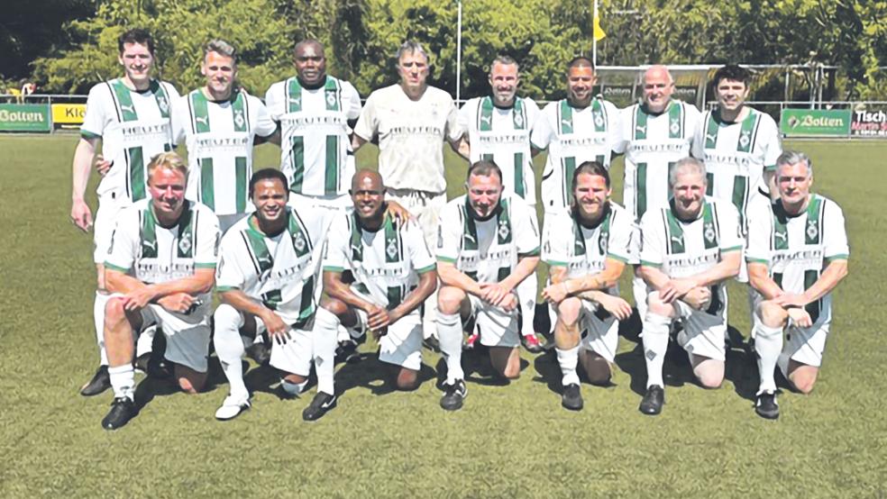 Die Traditionsmannschaft von Borussia Mönchengladbach spielt morgen gegen ein ostfriesisches Team.  © Foto: privat