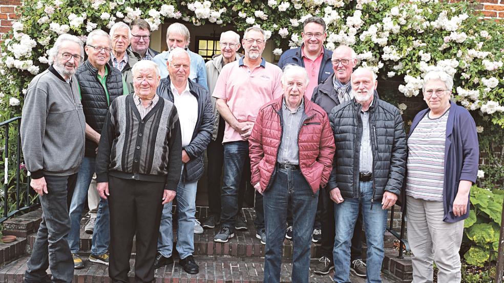 Der Männertreff der evangelisch-reformierten Kirchengemeinde aus Weener besuchte gemeinsam das Heimatmuseum in der Neuen Straße in Weener.  © Foto: privat