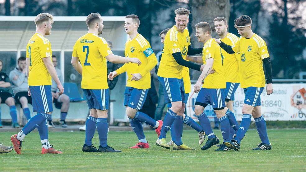 Die Fußballer des TuS Weener treten in der kommenden Saison in der Ostfrieslandklasse B an.  © Archivfoto: Bruins