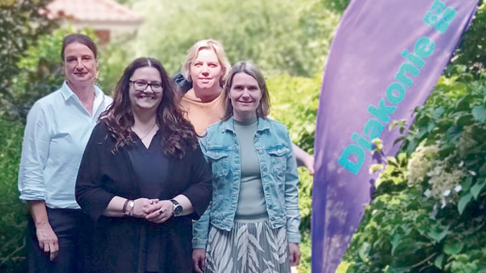 Geschäftsführerin Hanna Koenen (links) sowie (von rechts) die stellvertretende Pflegedienstleiterin Nadine Jäschke und Pflegedienstleiterin Anja Smid sprachen mit der SPD-Bundestagsabgeordneten Anja Troff-Schaffarzyk.  © Foto: privat