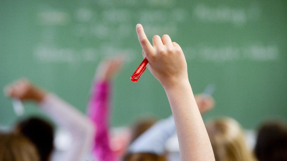 Auf die verpflichtende Einführung des Ganztagsbetriebs sind die meisten der zehn Grundschulen im Rheiderland gut vorbereitet, denn fast überall gibt es dieses Angebot schon von montags bis donnerstags. © Murat (dpa/Symbolfoto)