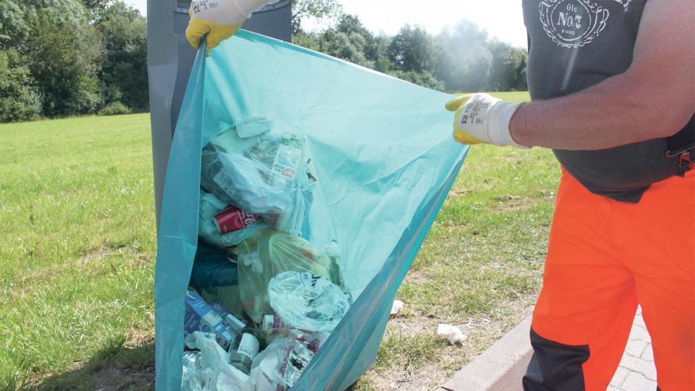 Unmengen an Hausmüll landen in den Mülleimern.  © Foto: Busemann