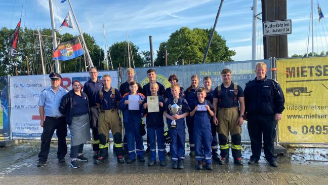 Jugendfeuerwehr Jemgum und Feuerwehr Wymee-Boen an der Spitze
