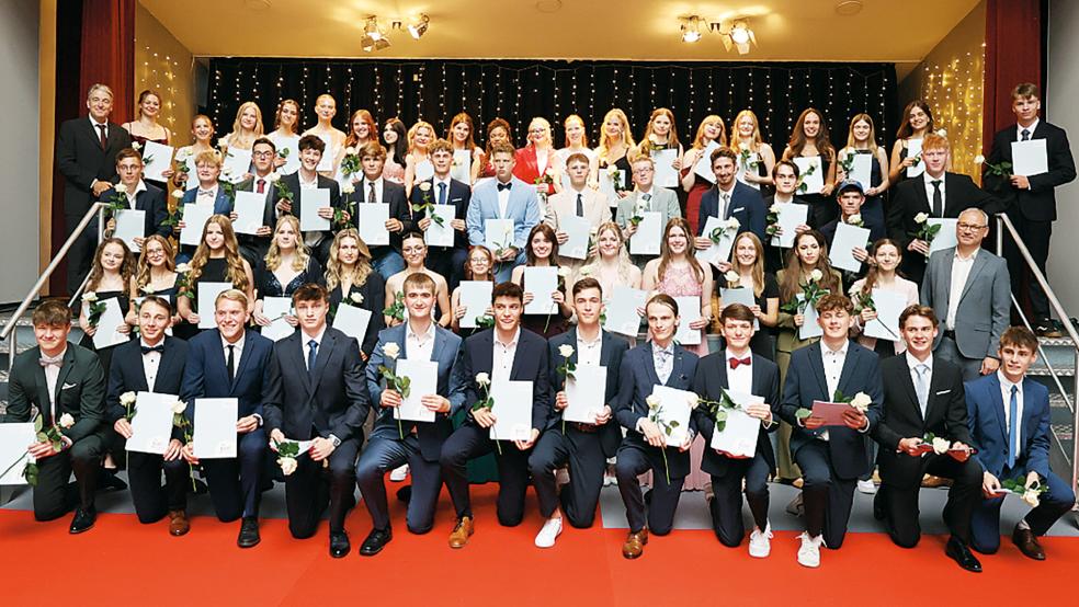 Zu den Absolventen der Oberstufe der Freien Christlichen Schule Ostfriesland (FCSO) gehörten auch fünf Rheiderländer.  © Foto: FCSO