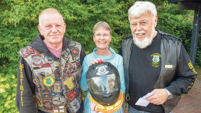 Biker spenden an Wymeerster Kindergarten